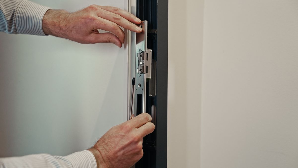 Locksmiths / Installers