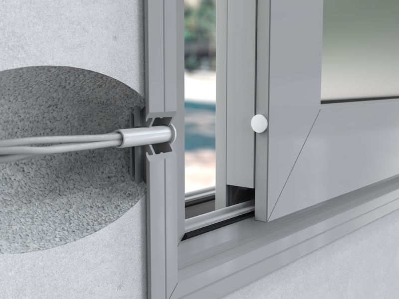 Ease of installation on both ferromagnetic (Fe) and non-ferromagnetic (NFe) surfaces.