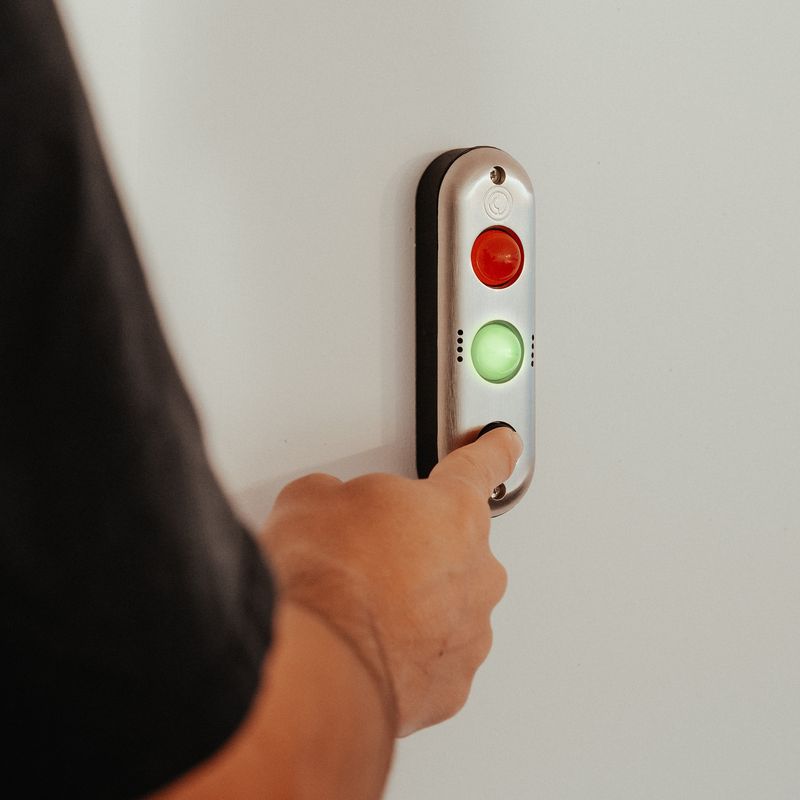 La Solución para Visualizar el Estado de las Puertas